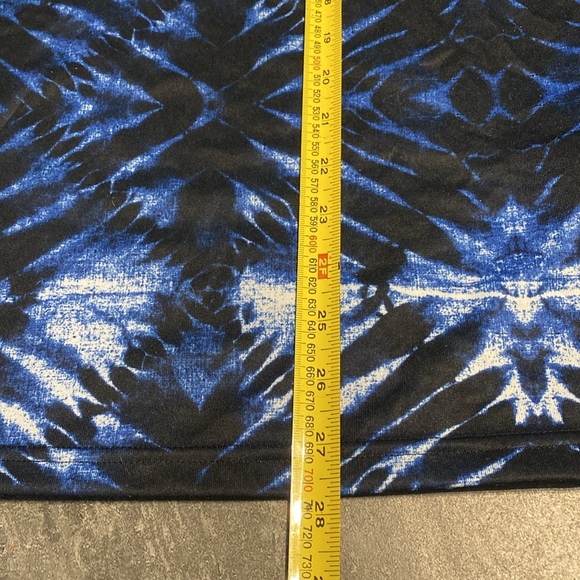 EUC Under Armour Tee - Picture 7 of 12